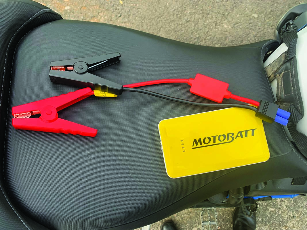 GEAR ON TEST MOTOBATT LITHIUM JUMP STARTER 7500 JUST BIKES